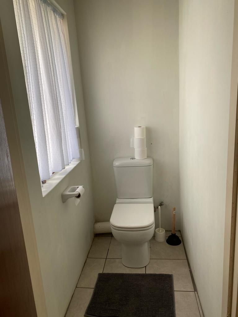 To Let 6 Bedroom Property for Rent in Stilbaai Wes Western Cape